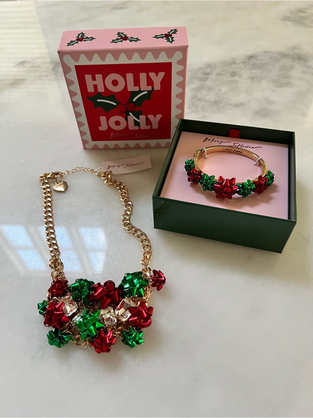 🎄🎁 Betsey Johnson Red & Green Holly Jolly Bow Necklace and Bracelet Set